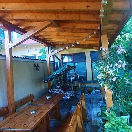 Heidi's - Summer Guest house